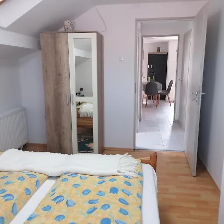 Apartament Mimi Vendeghaz *