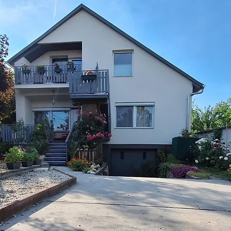 Mimi Vendeghaz Apartament *